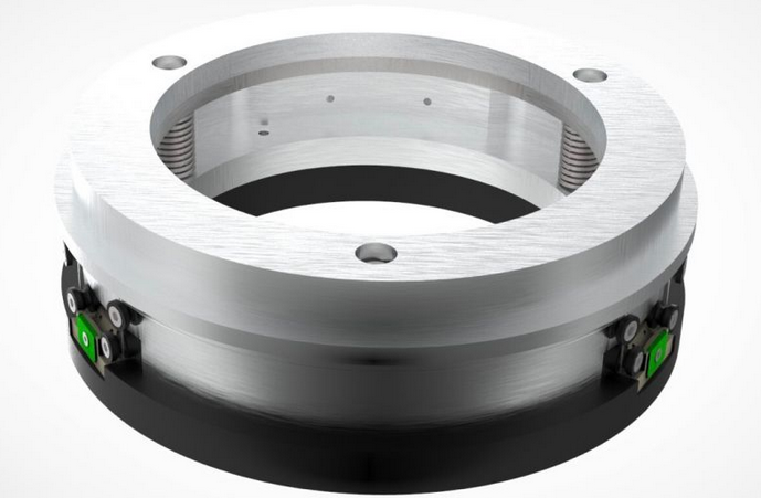 Als erster Student der OST hat Andreas Flury betreut von Professor Hanspeter Keel einen Trennungsmechanismus für Raketen entwickelt.