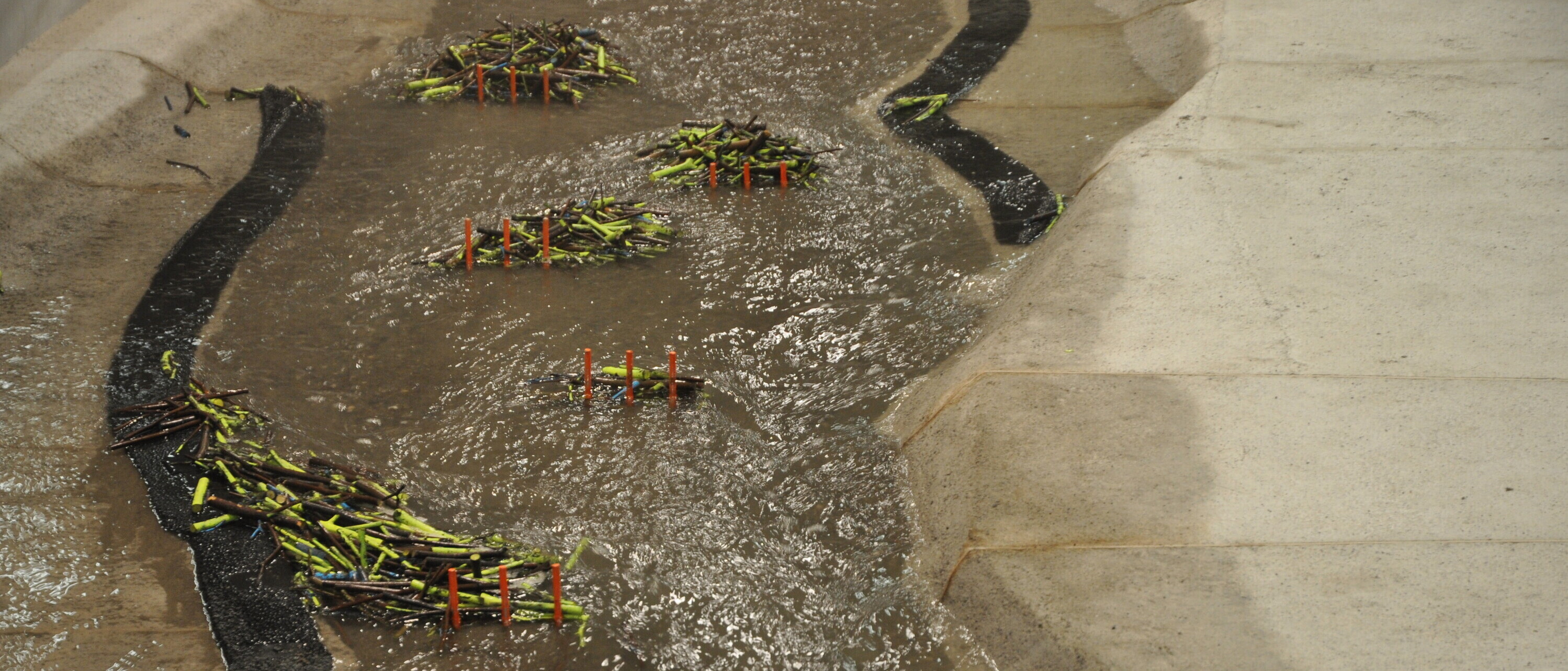 Modellversuche Holzrückhalt Zulg (Rechensystem 3) Modellversuche Holzrückhalt Zulg (Rechensystem 3)