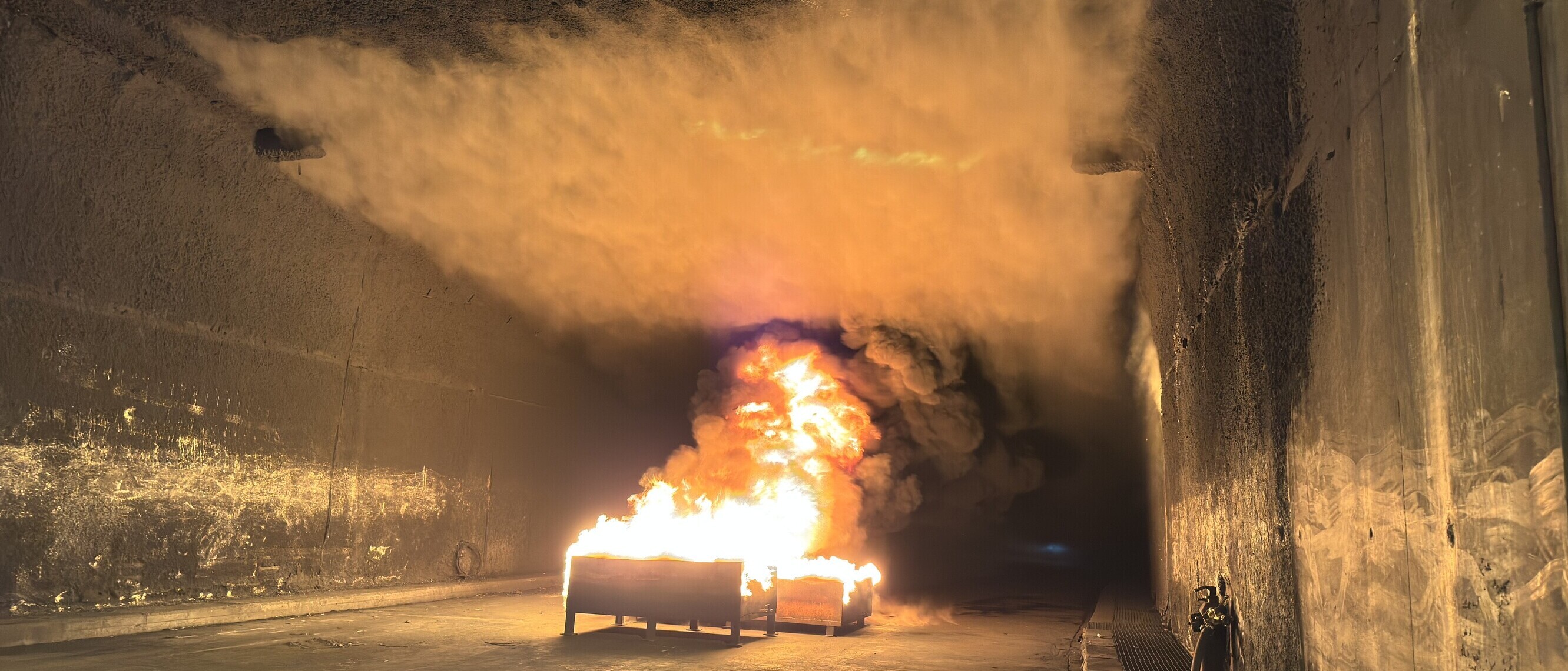 Brandtest im 600 Meter langen Testtunnel in San Pedro de Anes in Spanien.