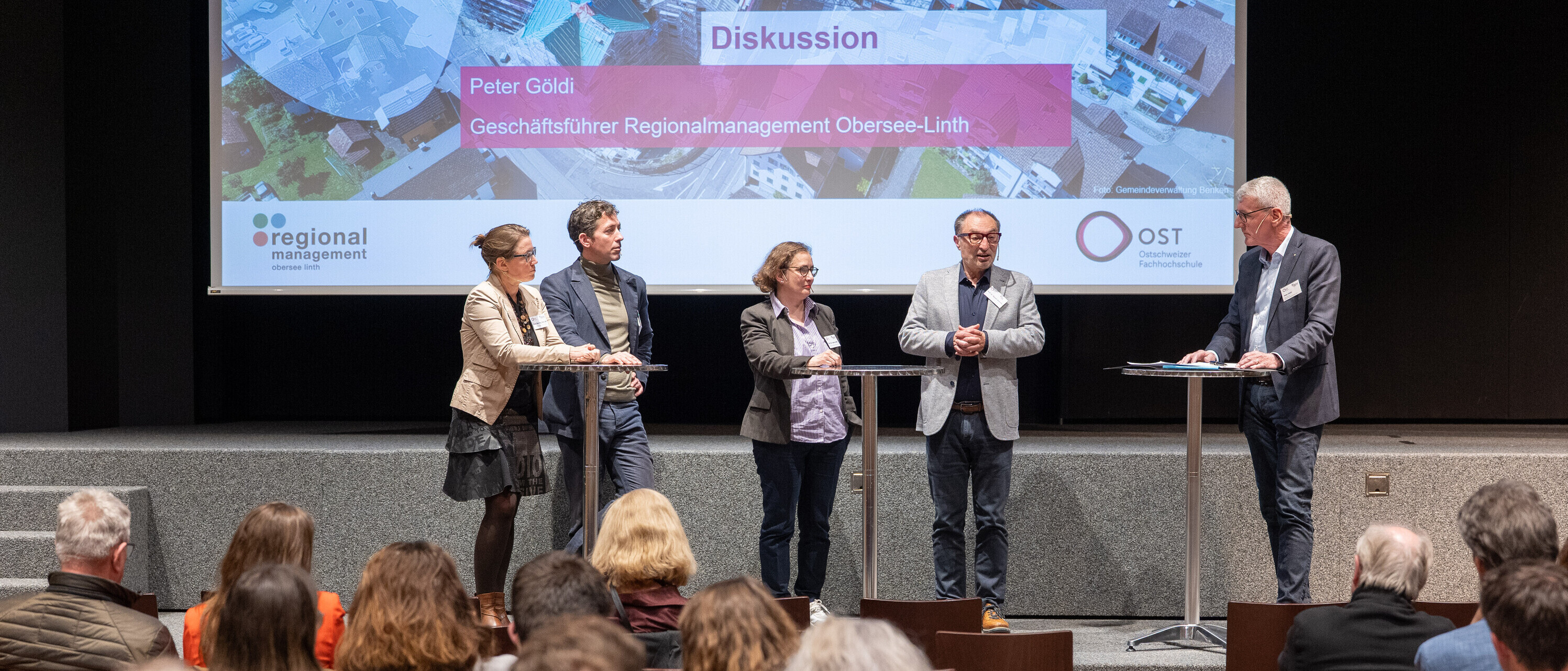 Diskussionsrunde: Prof. Dita Leyh, Prof. Christian Kaindl, Prof. Dr. Jasmin Joshi, Prof. Dr. Donato Acocella, Peter Göldi