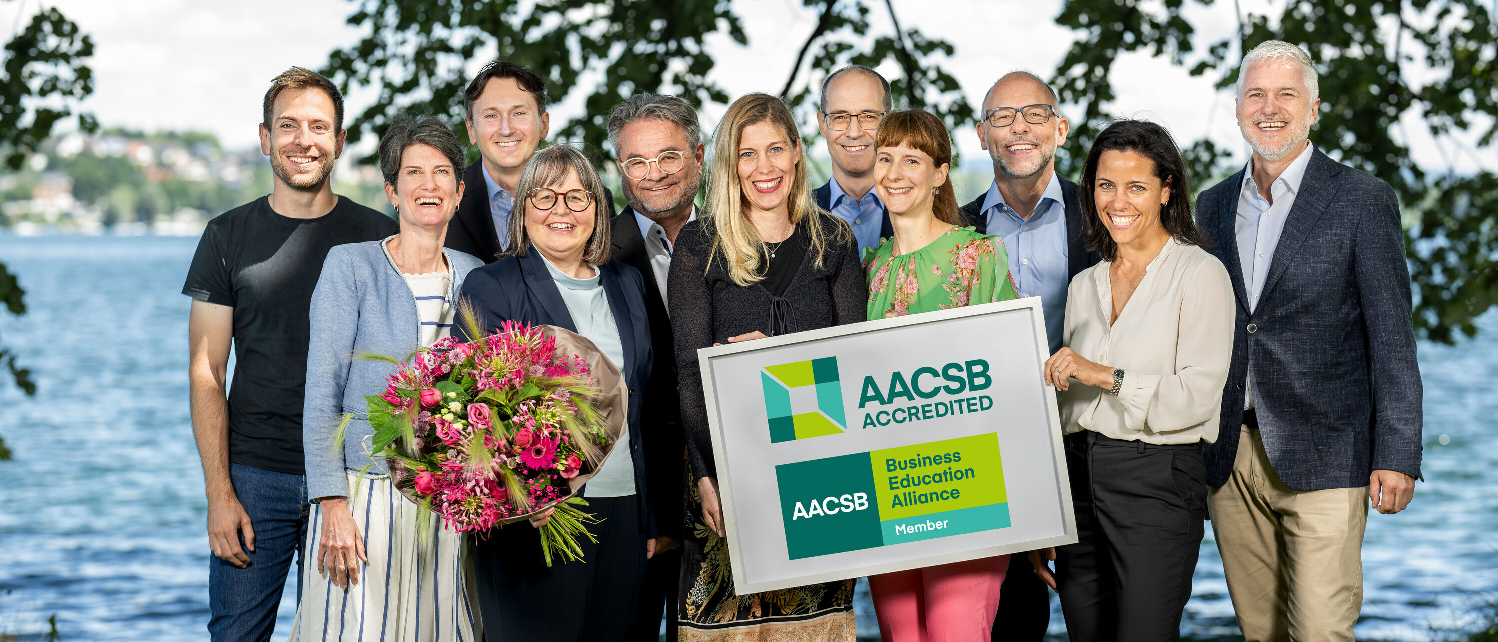 Die Leitung des Departements Wirtschaft und das AACSB-Projektteam an der OST
