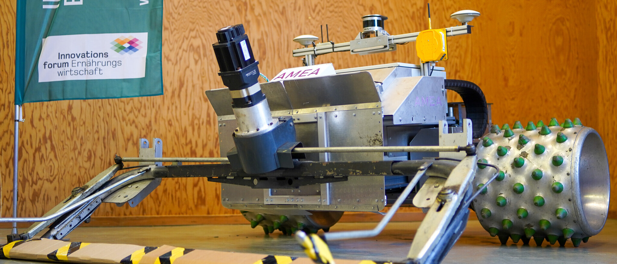 Autonomer Mähroboter amea.