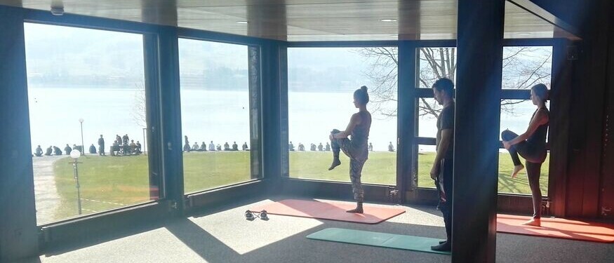 Yoga mit Seeblick
