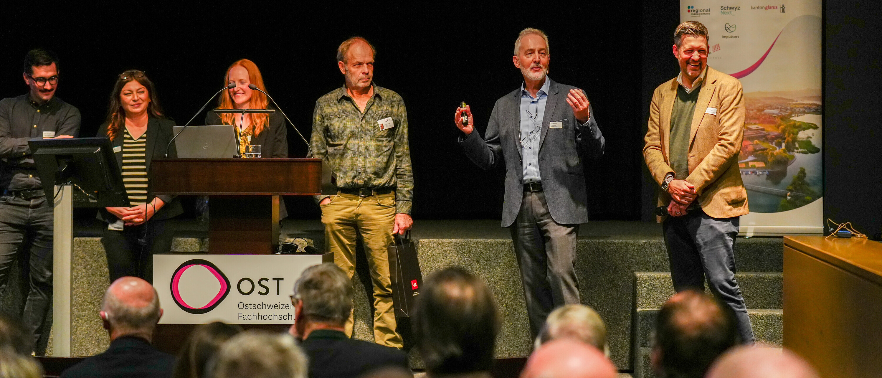 Stabsübergabe an der Innovationstagung.