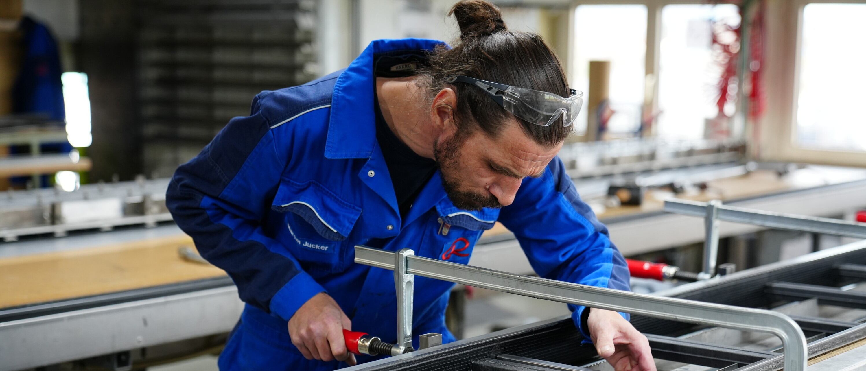 Produktion der Carbonleiter bei Rusterholz.