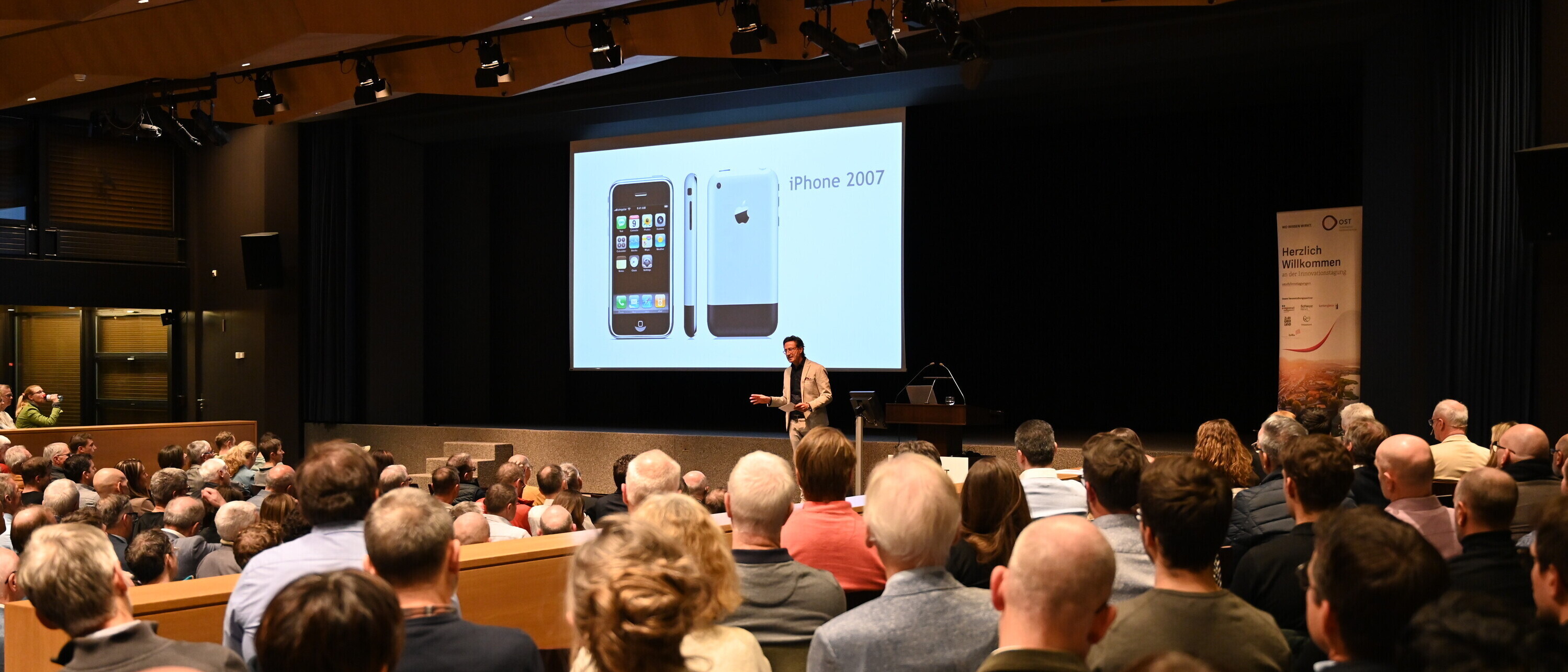 Zukunftsforscher Georges T. Roos an der 57. Innovationstagung.