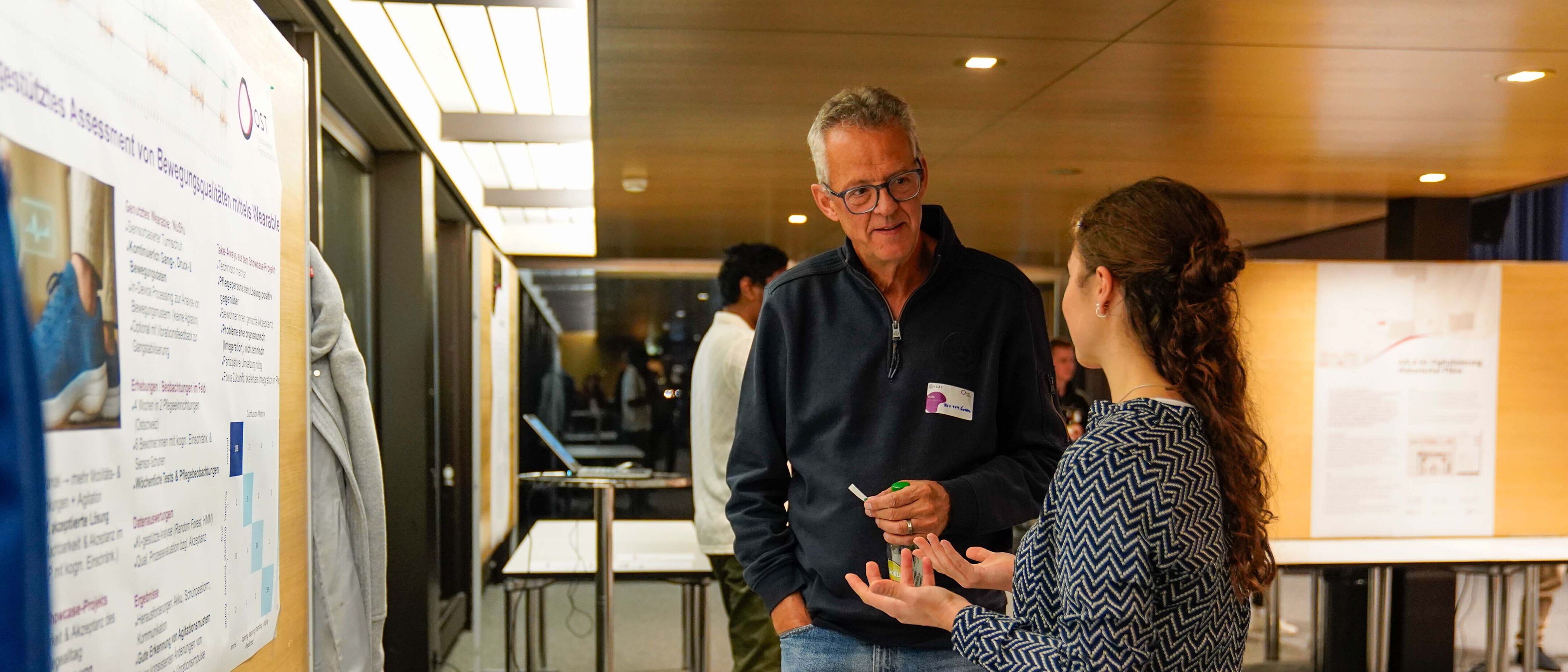 Die Besucherinnen und Besucher können an den thematischen Ständen mehr über die Projekte erfahren