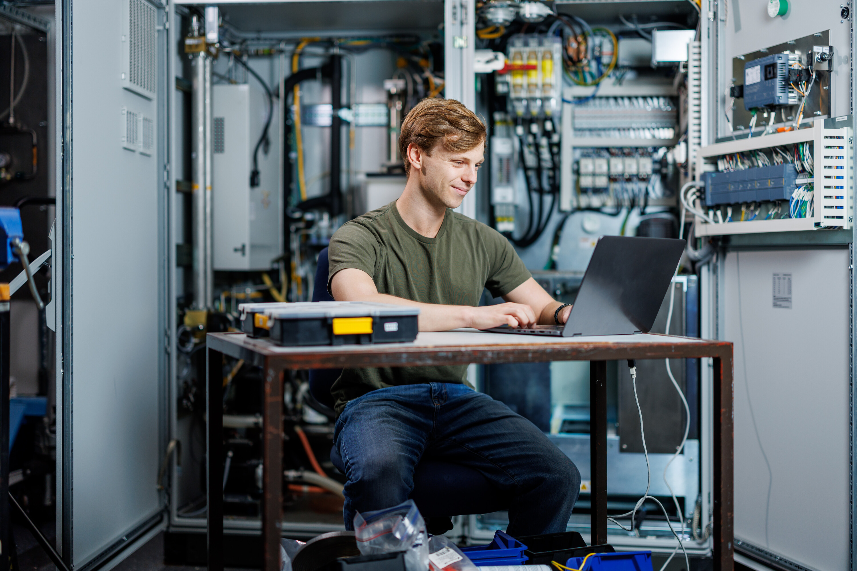 Ein Absolvent des Master Energy and Environment bei der Arbeit