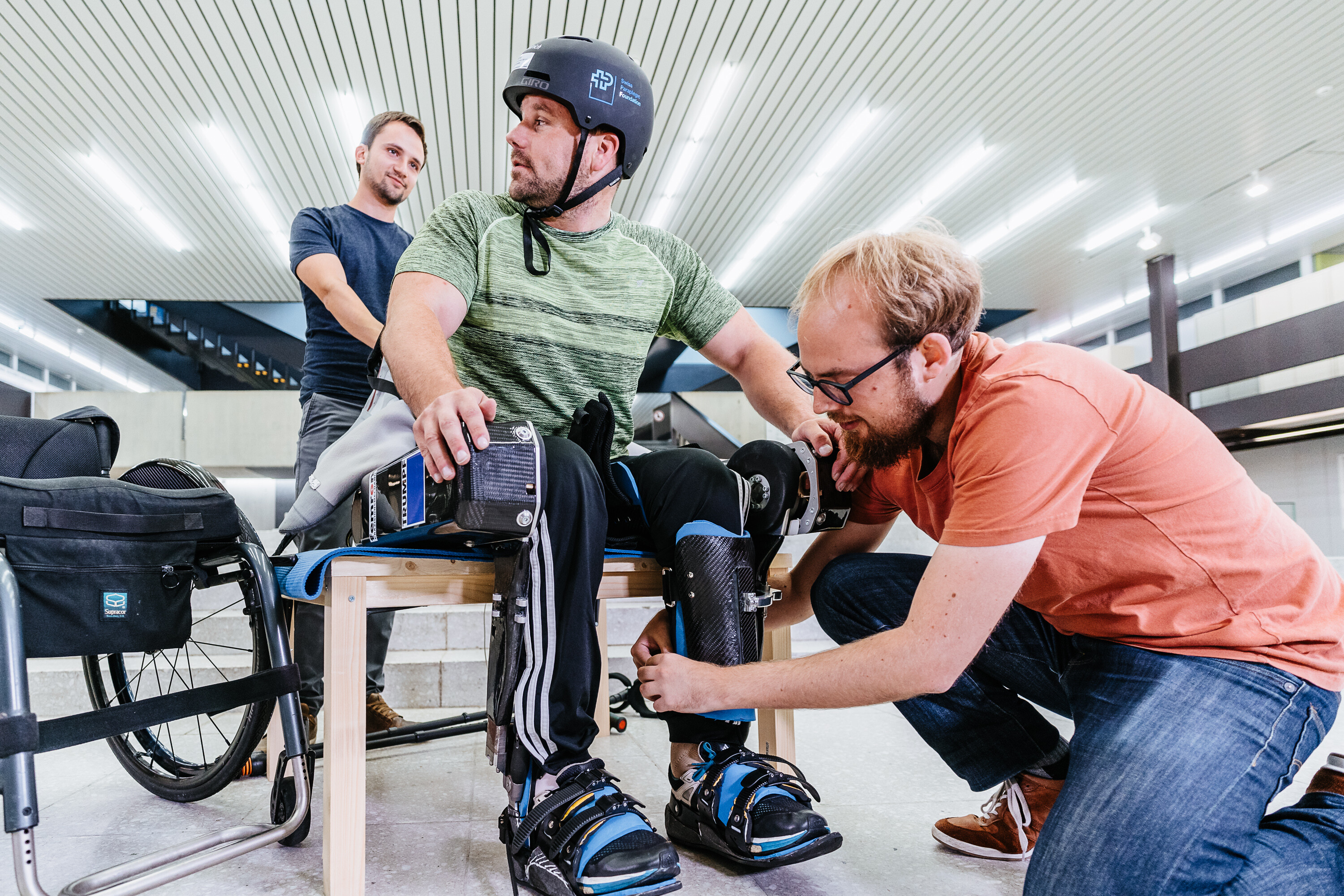 Absolventen des Master Medical Engineering bei der Arbeit