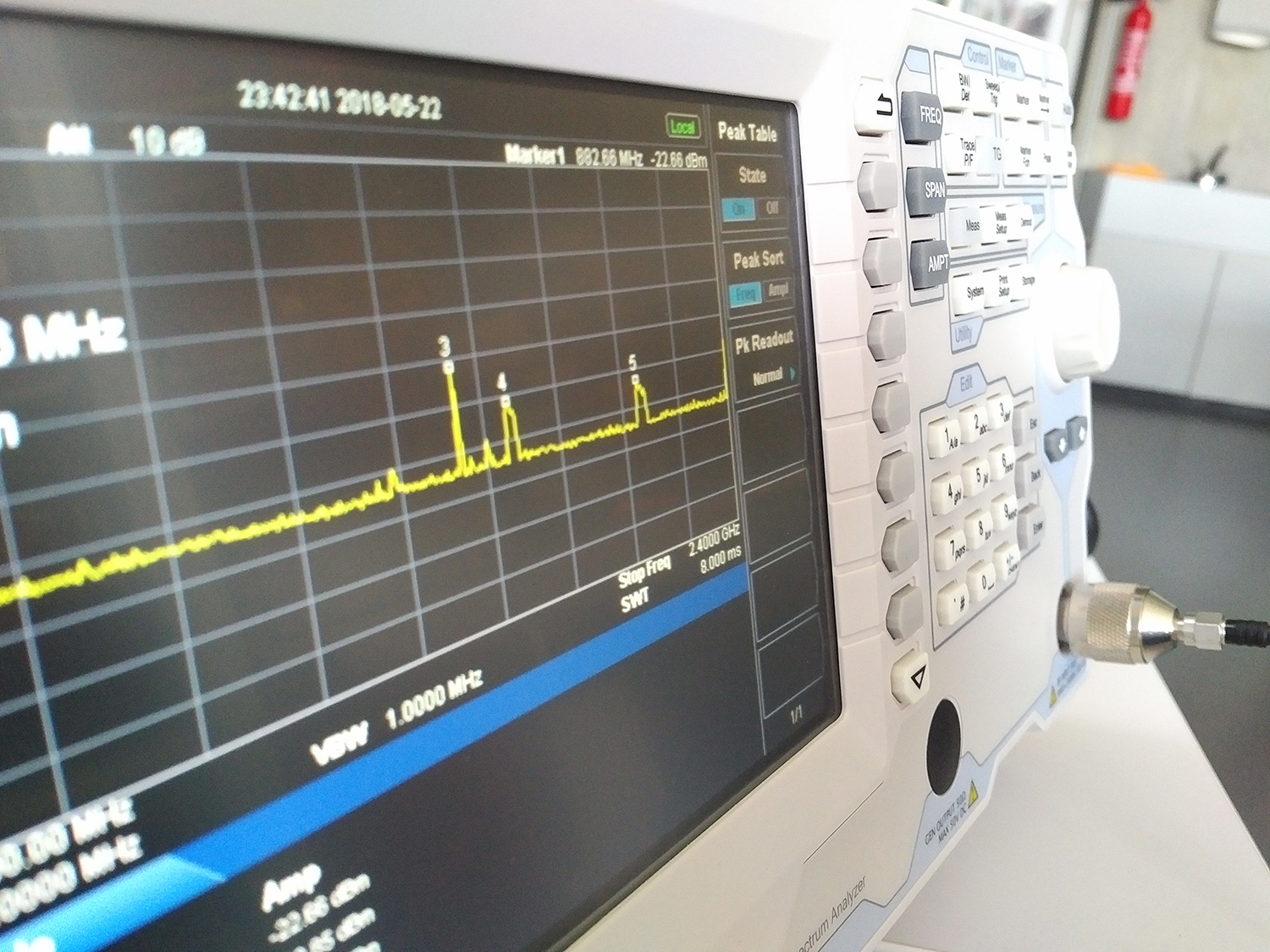 Mit der leistungsfähigen Messtechnik im Inneren des HSR Funkmesslabor-Autos lassen sich unter anderem genaue Abdeckungskarten über Funk- und Datenmessungen erstellen.